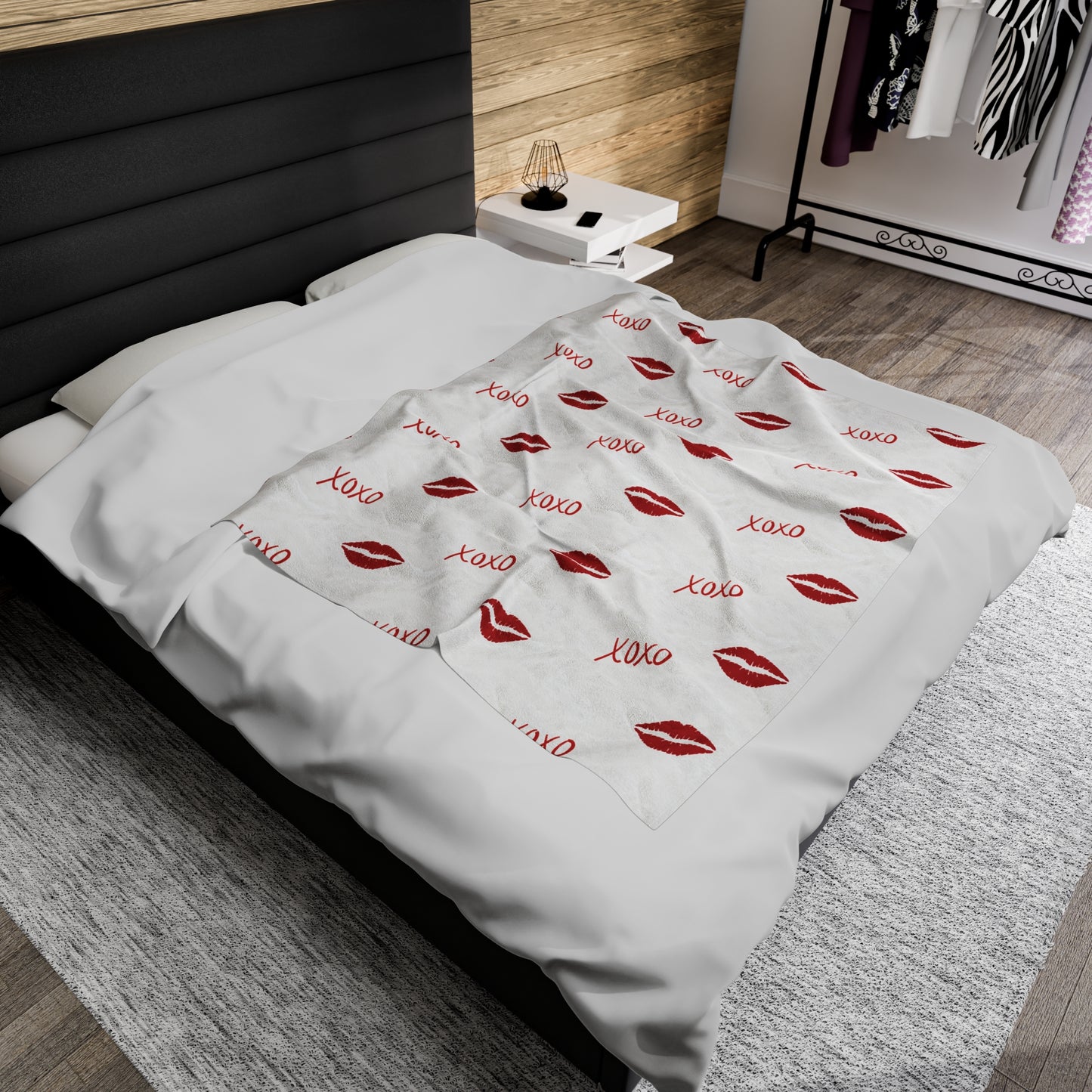 XO Valentines Day Plush Blanket