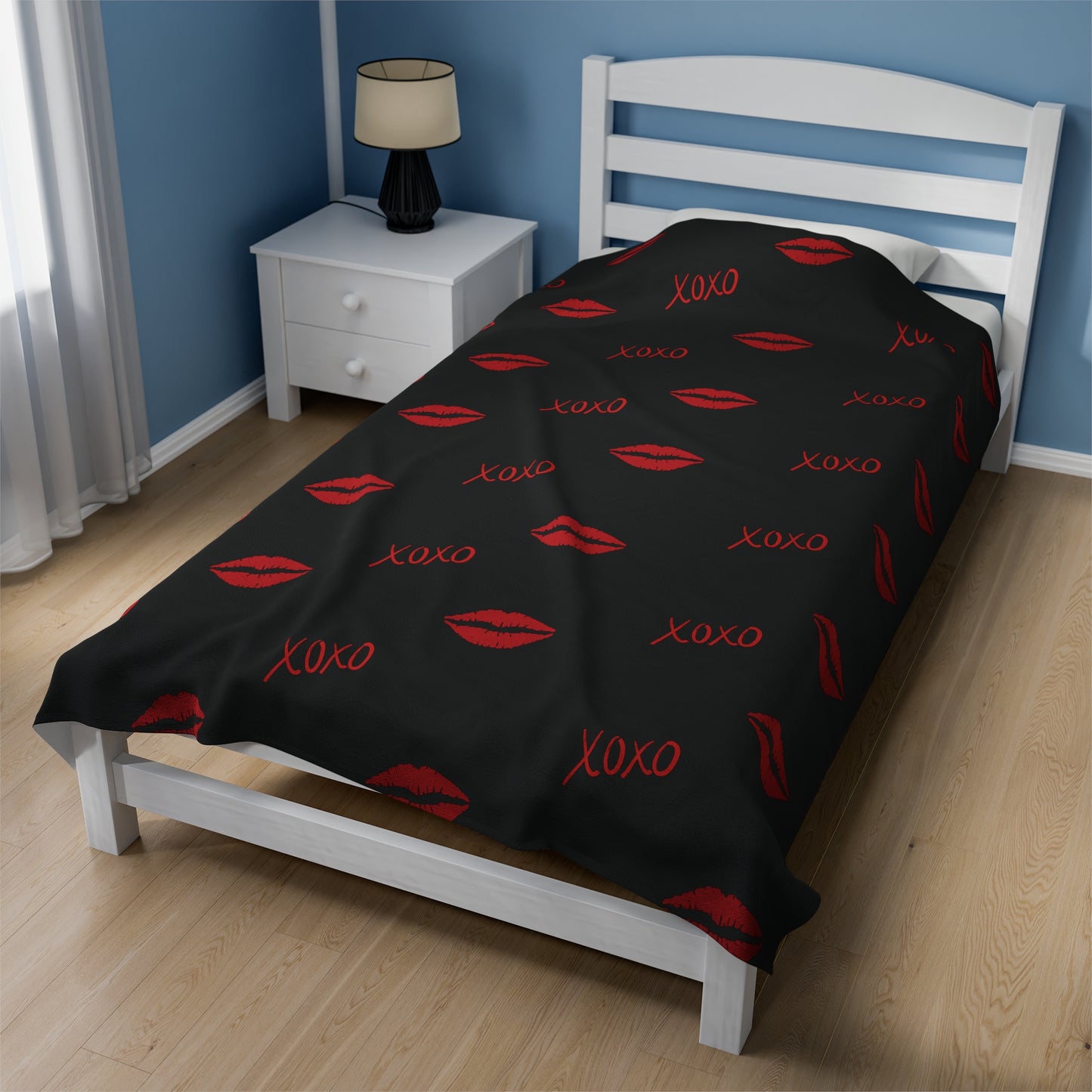 XO Valentines Day Plush Blanket