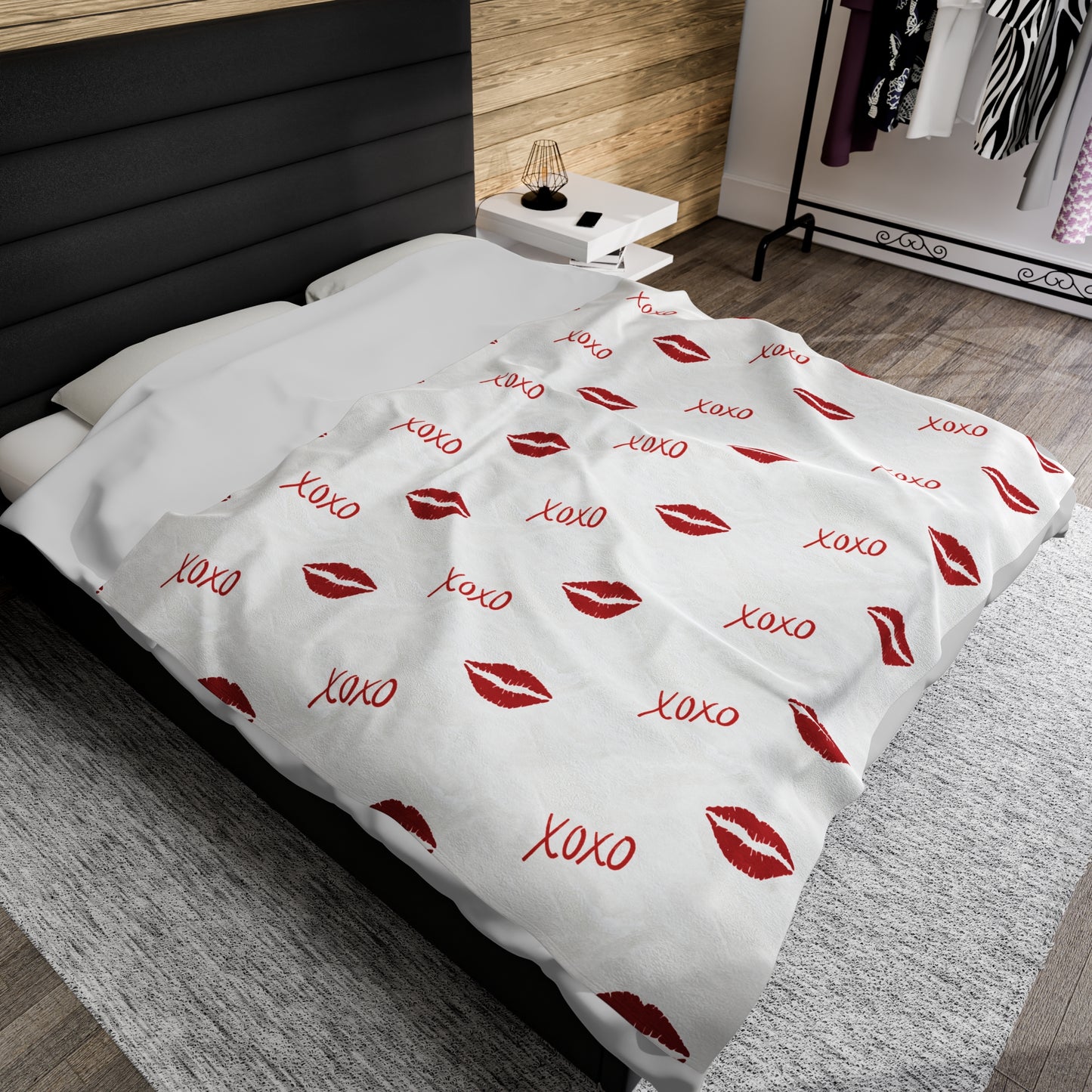 XO Valentines Day Plush Blanket